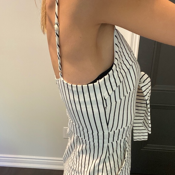 Black and White Pin striped Jumpsuit -Sz M - Picture 5 of 5